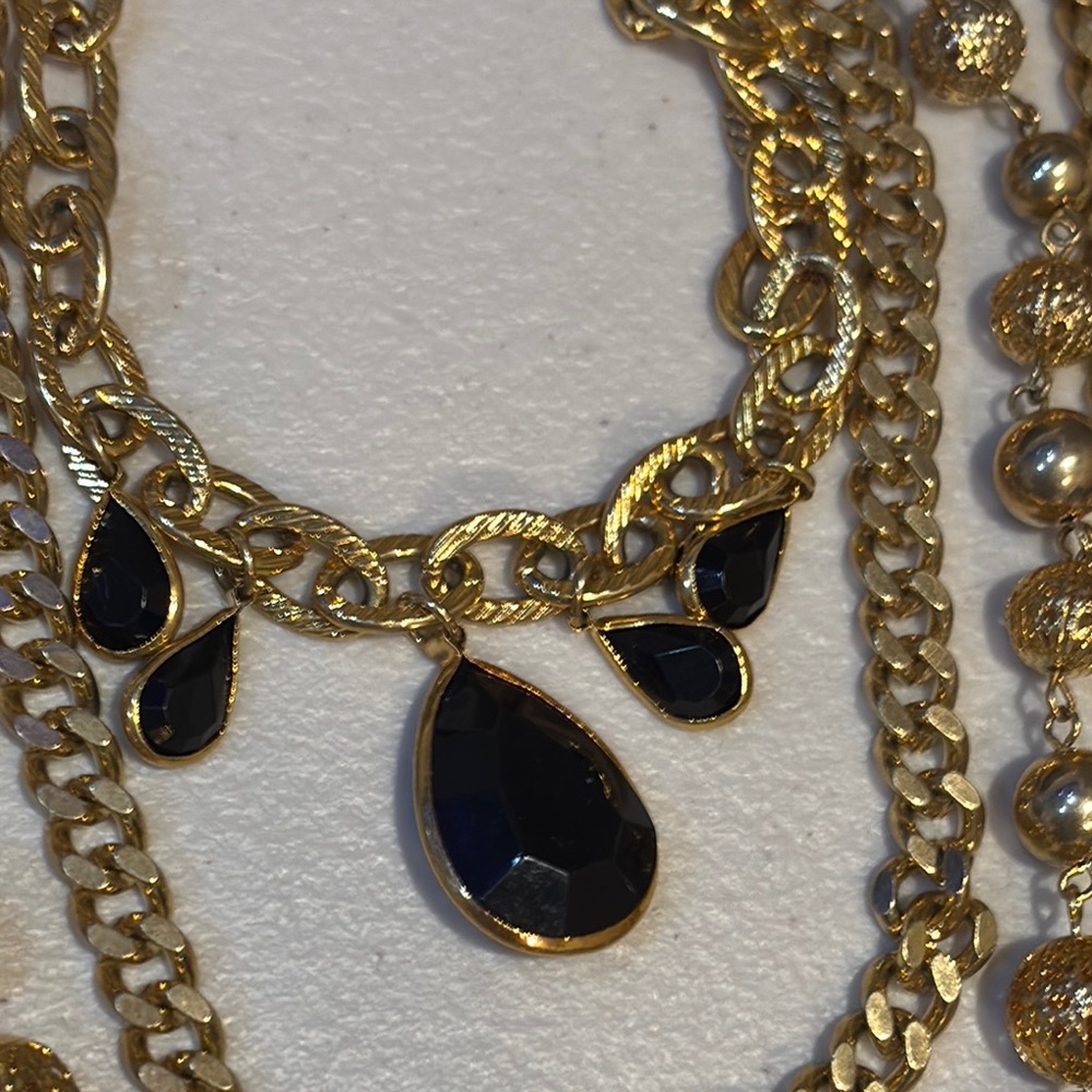 NWT Elegant Gold and Black Jewelry Set - Picture 5 of 7